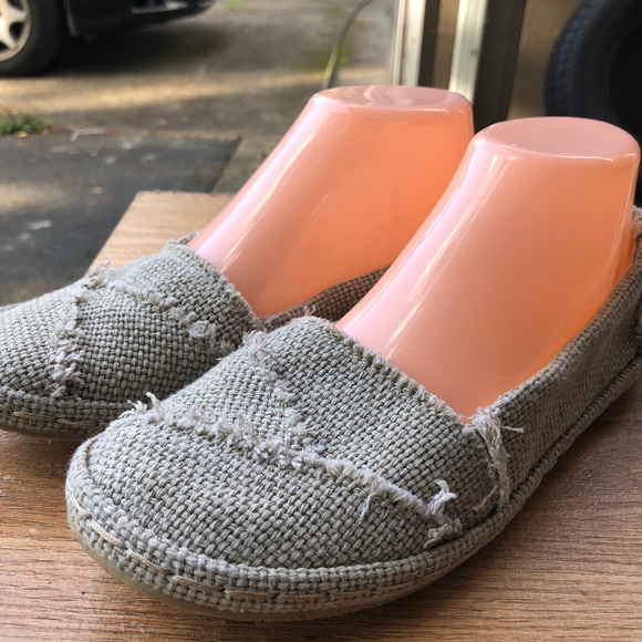 Red Dog Khaki Canvas Slip On Shoes Size 7M - Picture 3 of 8